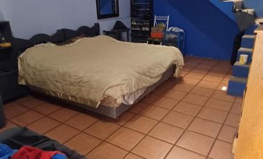 CASA CON GRAN POTENCIAL CON LOCAL COMERCIAL