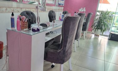 Negocio Spa Uñas y pestañas Bello