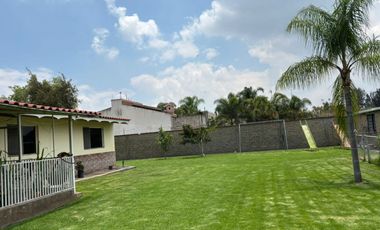 HERMOSA TERRAZA A UN COSTADO DEL LAGO DE CAJITITLÁN
