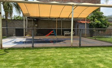HERMOSA TERRAZA A UN COSTADO DEL LAGO DE CAJITITLÁN