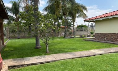 HERMOSA TERRAZA A UN COSTADO DEL LAGO DE CAJITITLÁN