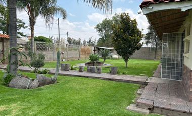HERMOSA TERRAZA A UN COSTADO DEL LAGO DE CAJITITLÁN