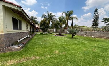 HERMOSA TERRAZA A UN COSTADO DEL LAGO DE CAJITITLÁN