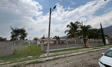 HERMOSA TERRAZA A UN COSTADO DEL LAGO DE CAJITITLÁN