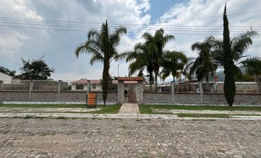 HERMOSA TERRAZA A UN COSTADO DEL LAGO DE CAJITITLÁN