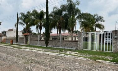 HERMOSA TERRAZA A UN COSTADO DEL LAGO DE CAJITITLÁN