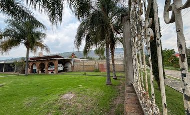 HERMOSA TERRAZA A UN COSTADO DEL LAGO DE CAJITITLÁN