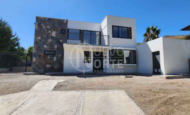 VENTA CASA MEDITERRÁNEA EN CONDOMINIO LA RESERVA, CHICUREO