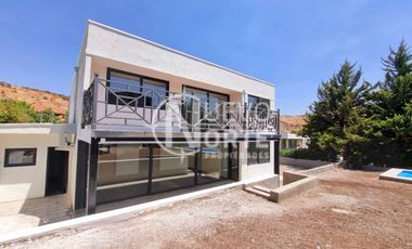 VENTA CASA MEDITERRÁNEA EN CONDOMINIO LA RESERVA, CHICUREO