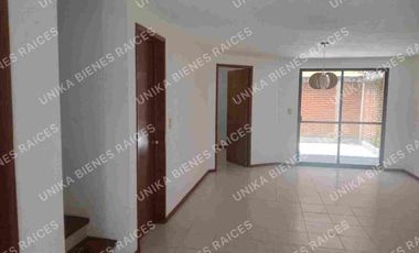 CASA DE DOS PISOS EN PRIVADA CON DOBLE CASETA DE VIGILANCIA
