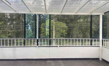 casa en venta en puertas de sol batán San Sebastián de 3 pisos 4 habitaciones