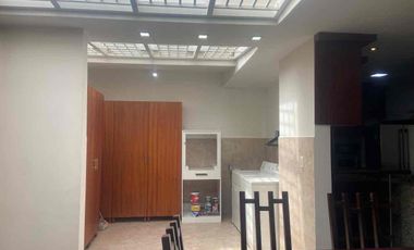 casa en venta en puertas de sol batán San Sebastián de 3 pisos 4 habitaciones