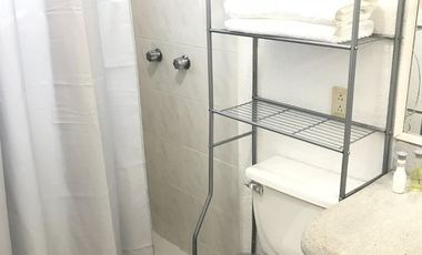 CASA EN CONDOMINIO LOMA DE JURIQUILLA. Con 2 plantas, 2 recamaras,  estudio TV y 2 baños.