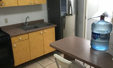 CASA EN CONDOMINIO LOMA DE JURIQUILLA. Con 2 plantas, 2 recamaras,  estudio TV y 2 baños.