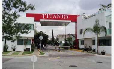 VENDO CASA POR POLIFORUM LEON