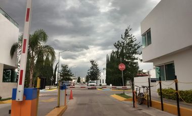 VENDO CASA POR POLIFORUM LEON