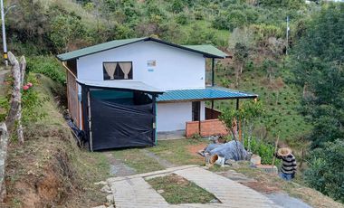 FINCA FAVORABLE EN GIRARDOTA ANTIOQUIA COLOMBIA.