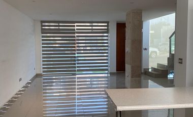 RENTO CASA EN MAYORAZGO