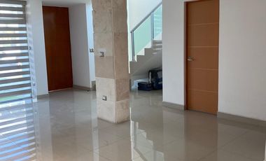 RENTO CASA EN MAYORAZGO