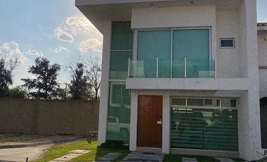 RENTO CASA EN MAYORAZGO