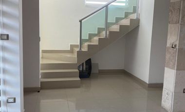 RENTO CASA EN MAYORAZGO