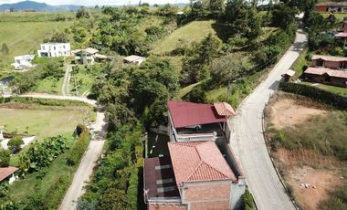 FINCA FAVORABLE EN MARINILLA ANTIOQUIA COLOMBIA.