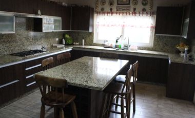 Casa de alta gama en condominio cerrado