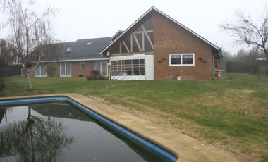 Casa de alta gama en condominio cerrado
