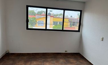 Casa En Remate En Viveros Del Retiro 12b, 7 Hab Viveros De La Loma, Tlalnepantla, Estado De Mexico