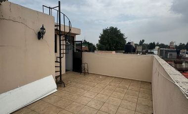 Casa En Remate En Viveros Del Retiro 12b, 7 Hab Viveros De La Loma, Tlalnepantla, Estado De Mexico