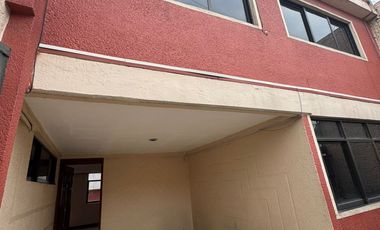 Casa En Remate En Viveros Del Retiro 12b, 7 Hab Viveros De La Loma, Tlalnepantla, Estado De Mexico