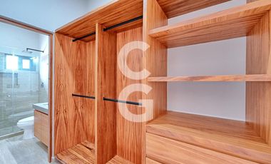 Casa en Venta en Cancún en Residencial Lagos del Sol con Alberca y Jardín