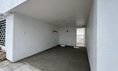 CASA 120 m2, excelente ubicación, cerca a Av. Simón Bolívar.