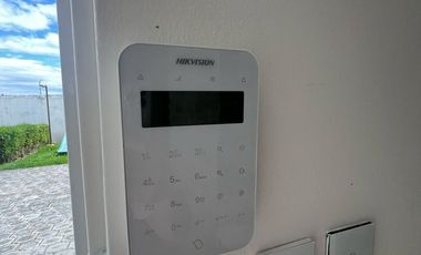 CASA 120 m2, excelente ubicación, cerca a Av. Simón Bolívar.