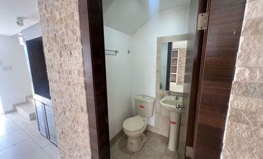 CASA 120 m2, excelente ubicación, cerca a Av. Simón Bolívar.