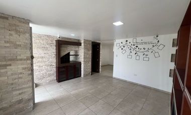 CASA 120 m2, excelente ubicación, cerca a Av. Simón Bolívar.