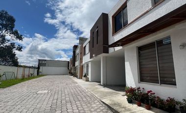 CASA 120 m2, excelente ubicación, cerca a Av. Simón Bolívar.