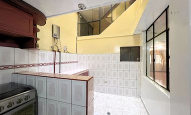 Casa de oportunidad, sector Solanda, cerca al colegio Concejo Provincial de Pichincha