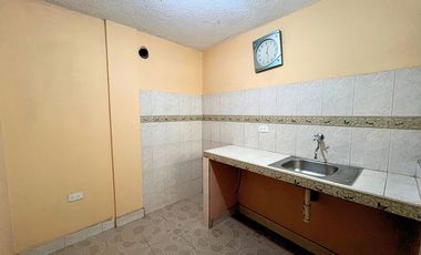 Casa de oportunidad, sector Solanda, cerca al colegio Concejo Provincial de Pichincha