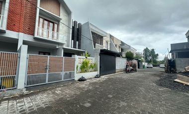 For Rent Yearly – 3 Bedroom House in Sidakarya, Denpasar
