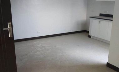 3-Storey Nest Peak Subdivision Ponte Verde Cupang - Marikina with Overlooking View