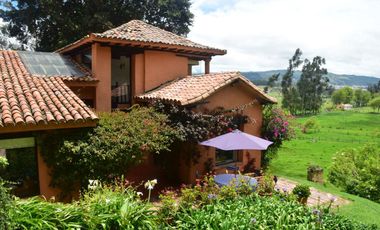 SE VENDE CASA CAMPESTRE A LAS AFUERAS DE TUNJA