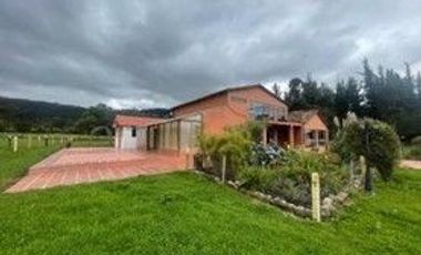 FINCA EN VENTA GUATAVITA