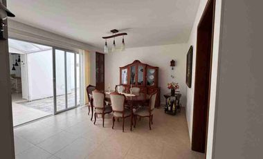 VENDO CASA HERMOSA CONJUNTO AREA 650 METROS