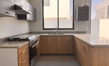 Casa nueva en Renta en Bosquetto junto a Bosques Vallarta