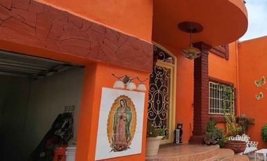 SE VENDE CONJUNTO DE 12 DEPARTAMENTOS Y CASA