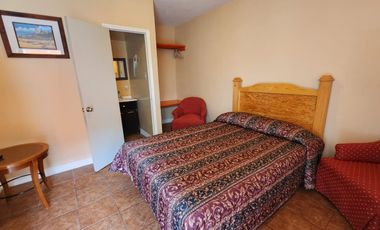 SE VENDE CONJUNTO DE 12 DEPARTAMENTOS Y CASA