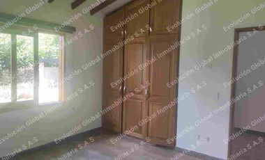 SE ARRIENDA CASA CAMPESTRE EN VEREDA EL  TABLAZO.  RIONEGRO