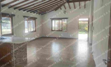 SE ARRIENDA CASA CAMPESTRE EN VEREDA EL  TABLAZO.  RIONEGRO