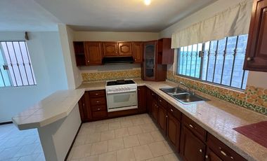 Casa en Renta en Jardines de Andalucía